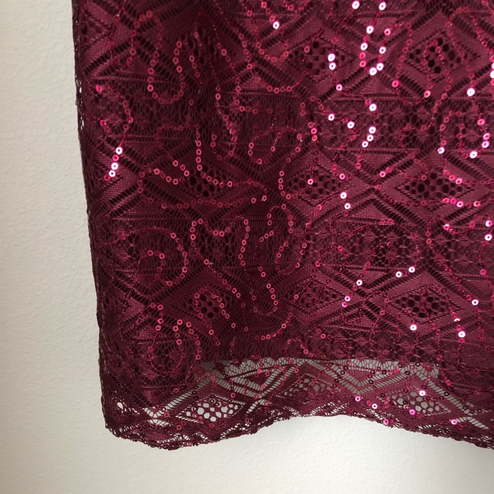 Maroon sparkly lace top - Picture 3 of 3